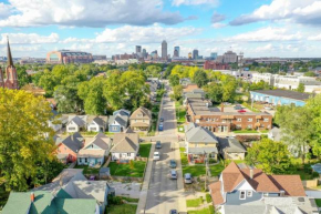 Mid-Century Cozy Home Near Indy Downtown , Foosball Table